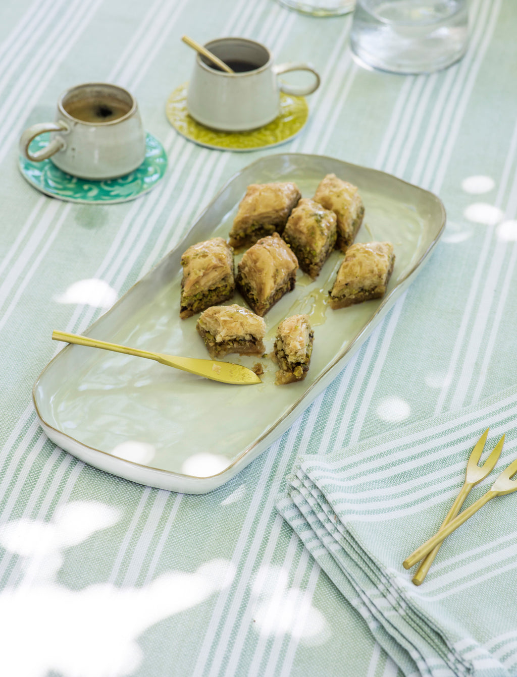 Ithaca Serving Plate - White