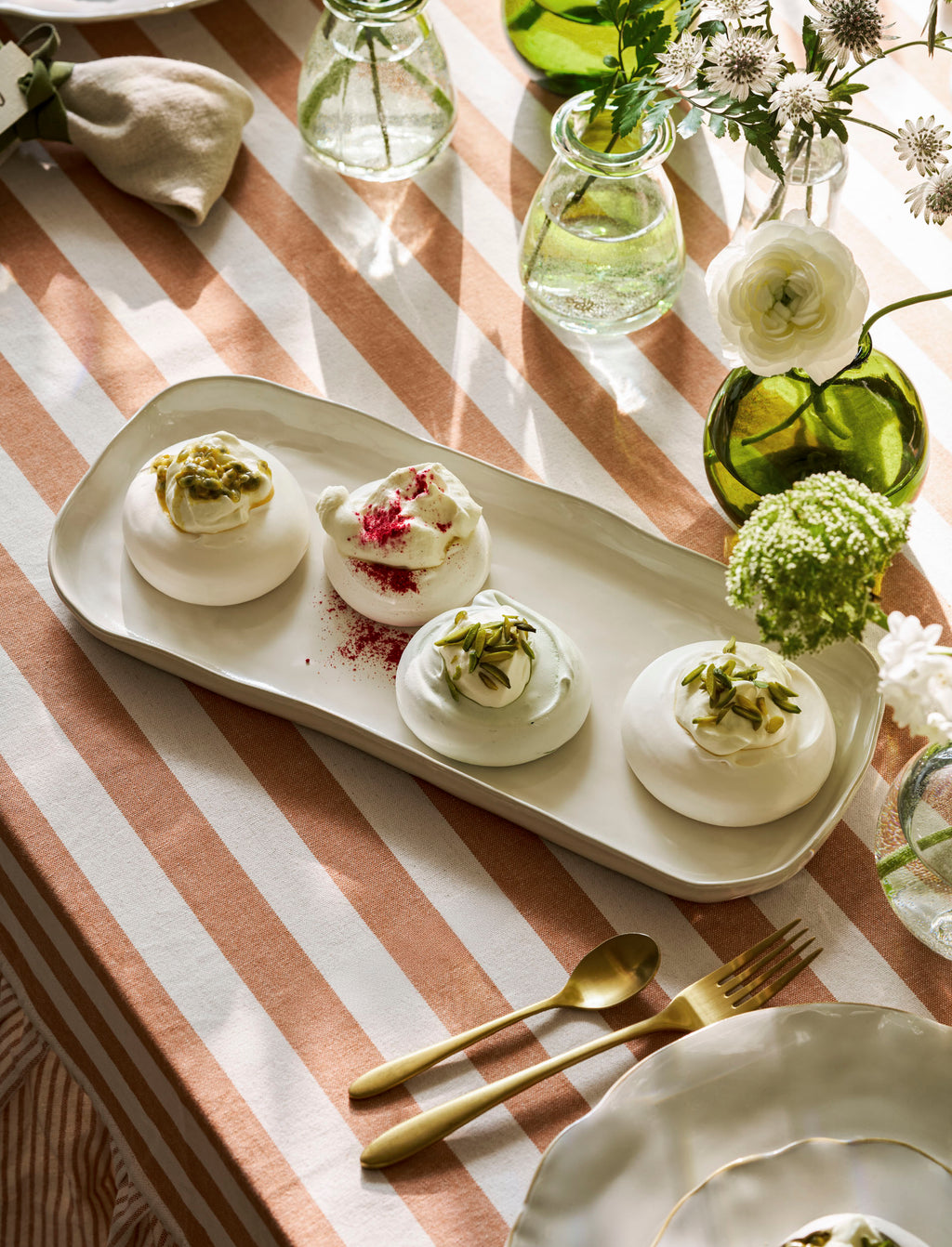 Ithaca Serving Plate - White