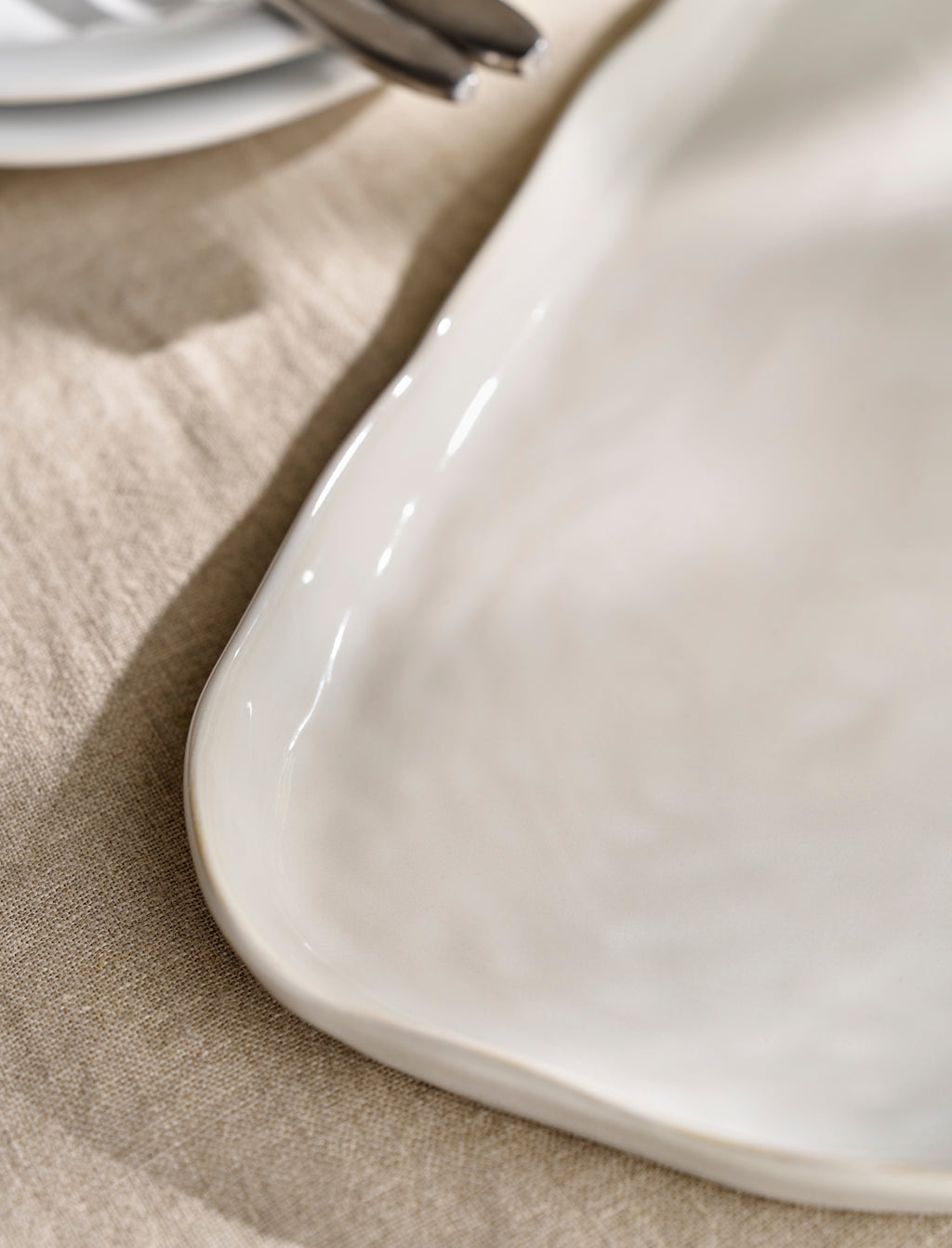 Ithaca Serving Plate - White