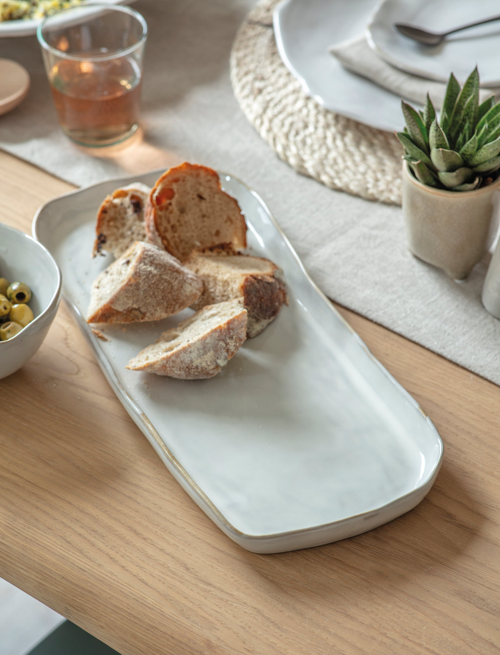 Ithaca Serving Plate - White