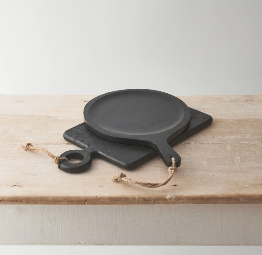 Black Mango Wood Board with Handle - 30cm