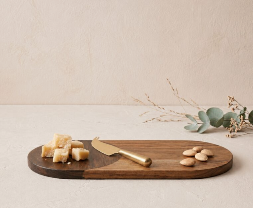 Aeryn Oval Acacia Board